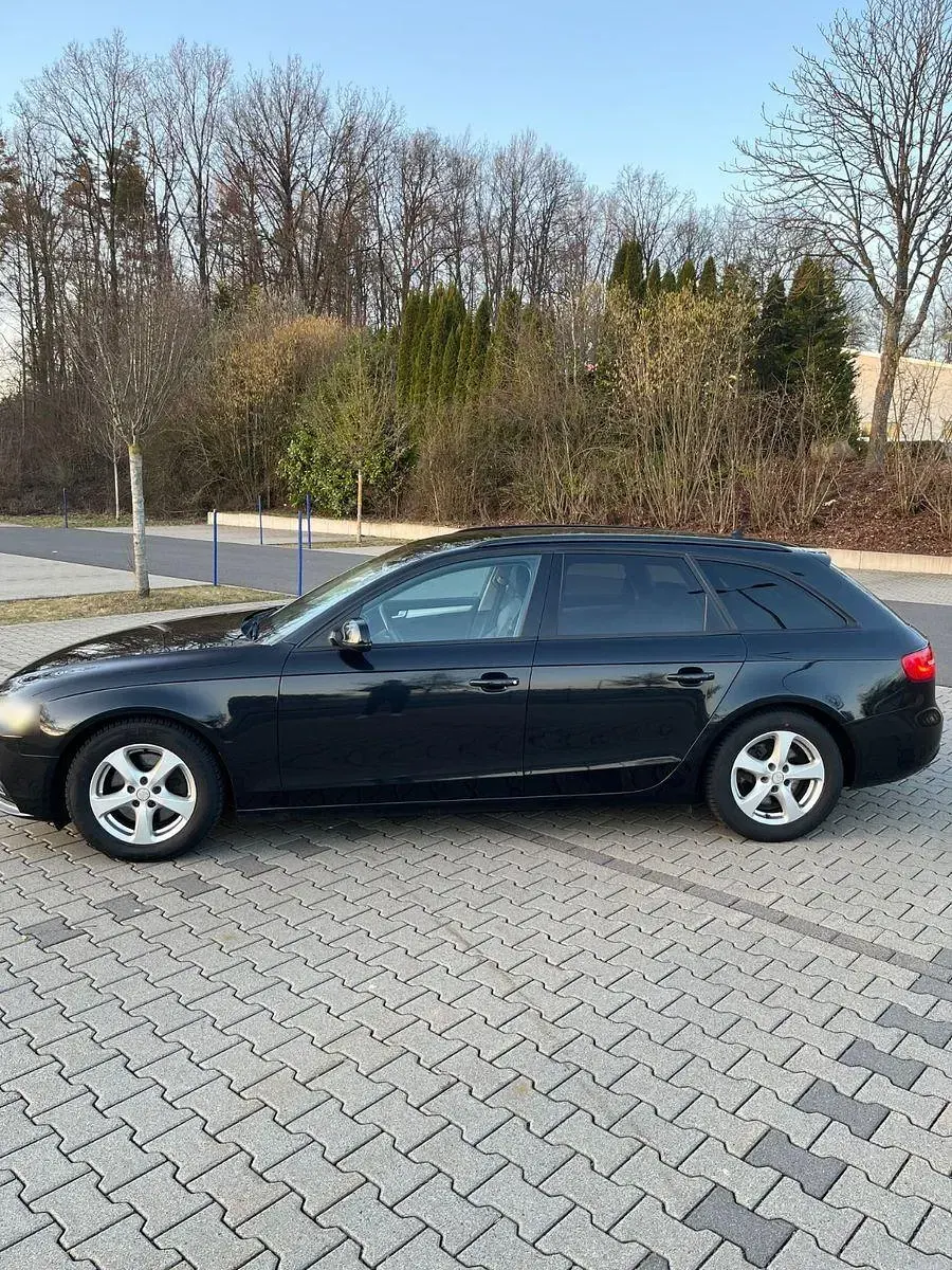 Gebraucht Audi A4 Sport 177 PS (130 kW) 2012 Schwarz Kombi