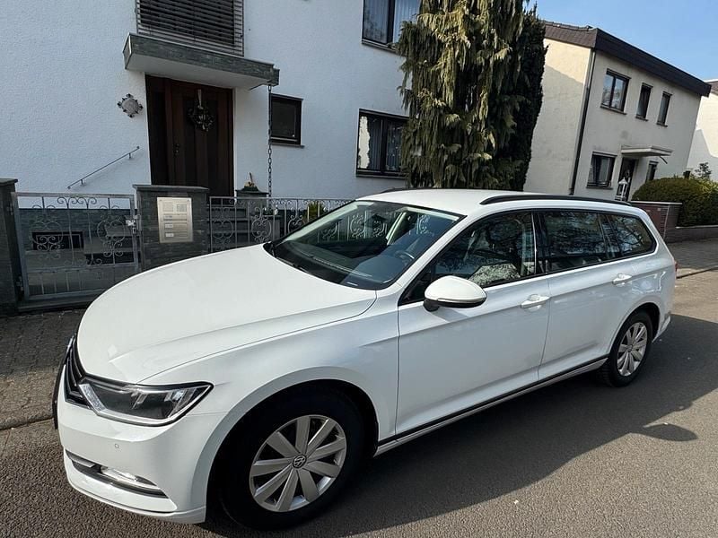 Gebraucht VW Passat 150 PS (110 kW) 2017 Weiß Kombi