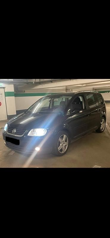 Schwarz Gebraucht 2006 VW Touran Highline Van / Kleinbus | 3.900 € (Etwas zu teuer) - Bild 1/4