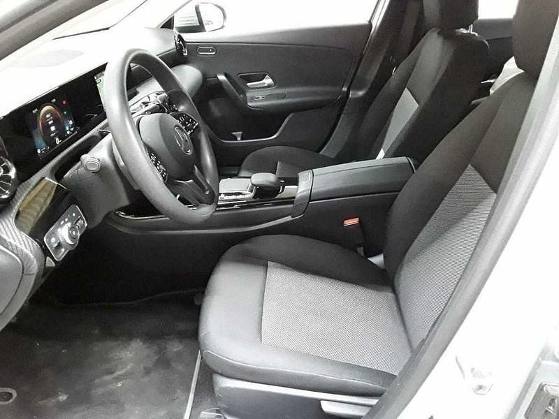 Gebraucht Mercedes A250 160 PS (117 kW) 2022 Silber Limousine