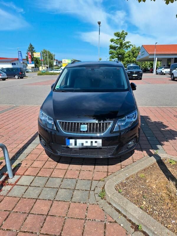 Schwarz Gebraucht 2012 Seat Alhambra Van / Kleinbus | 15.000 € (Etwas zu teuer) - Bild 1/4