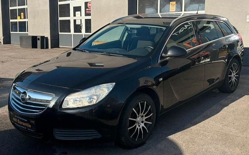 Gebraucht Opel Insignia Edition 140 PS (102 kW) 2010 Schwarz Kombi