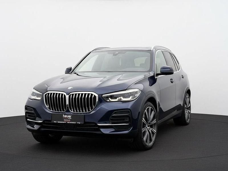 Blau Gebraucht 2021 BMW X5 Sport Line SUV | 39.900 € (Etwas zu teuer) - Bild 1/4