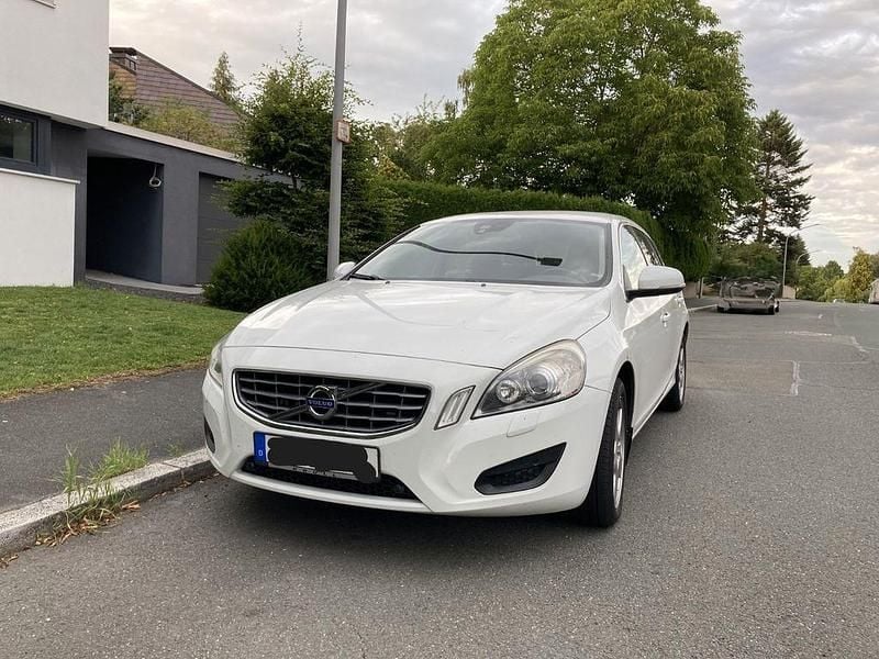 Weiß Gebraucht 2011 Volvo V60 Kombi | 4.500 € (Superpreis) - Bild 1/4