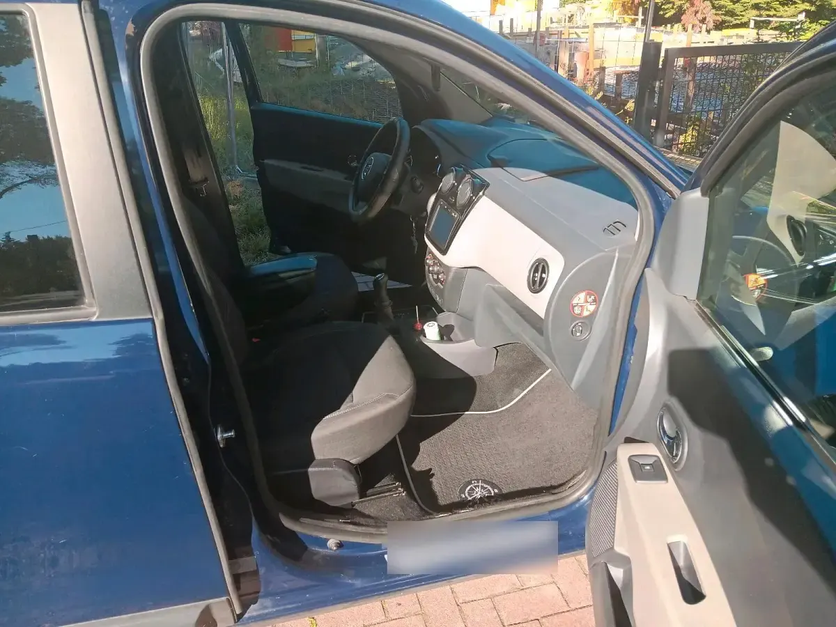 Gebraucht Dacia Lodgy Lauréate 116 PS (85 kW) 2014 Blau Van / Kleinbus
