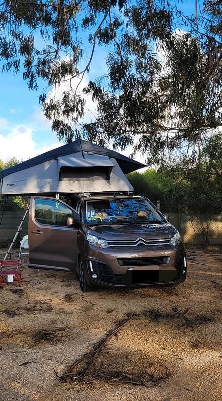 Braun Gebraucht 2017 Citroën Spacetourer Van | 20.000 € (Etwas zu teuer) - Bild 1/4