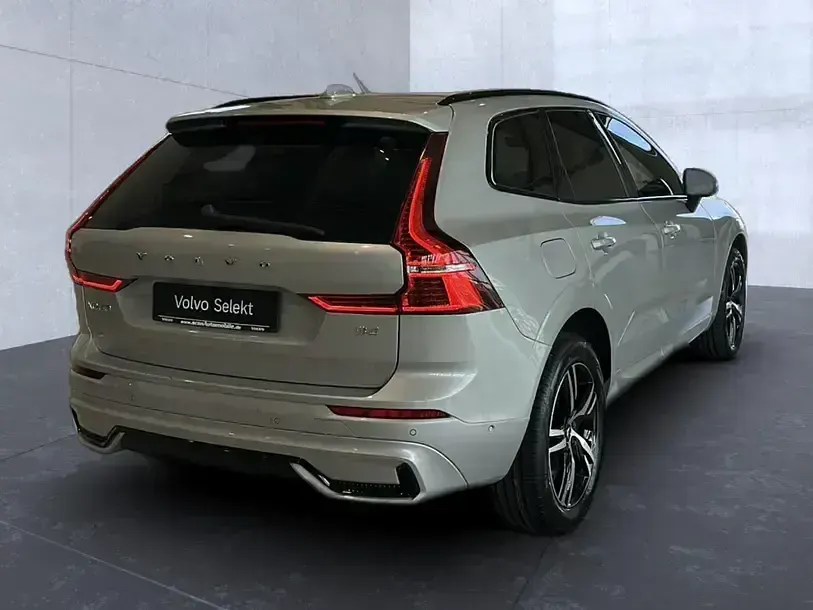 Gebraucht Volvo XC60 R-Design 197 PS (144 kW) 2022 Silber SUV