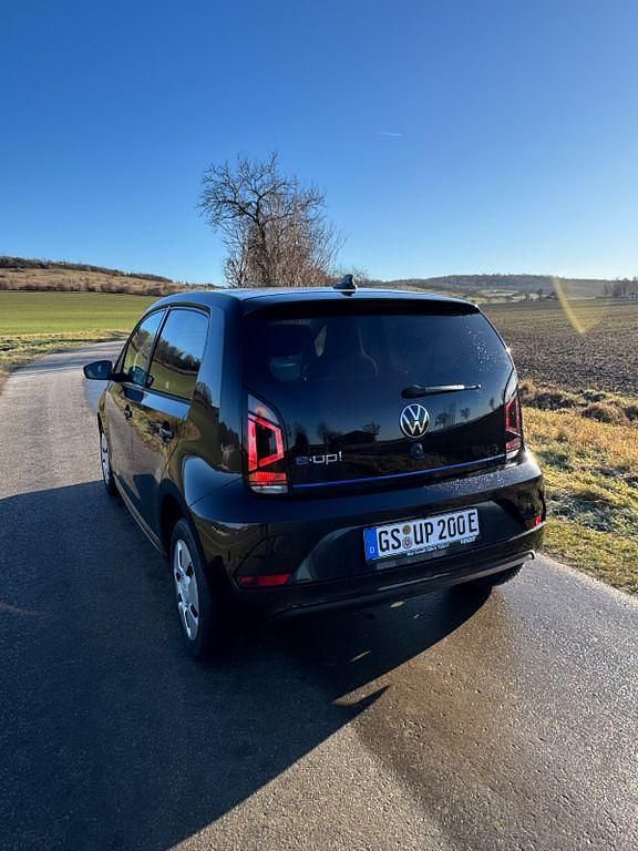 Gebraucht VW e-up! Style 61 kW (83 PS) 2022 Schwarz Kleinwagen