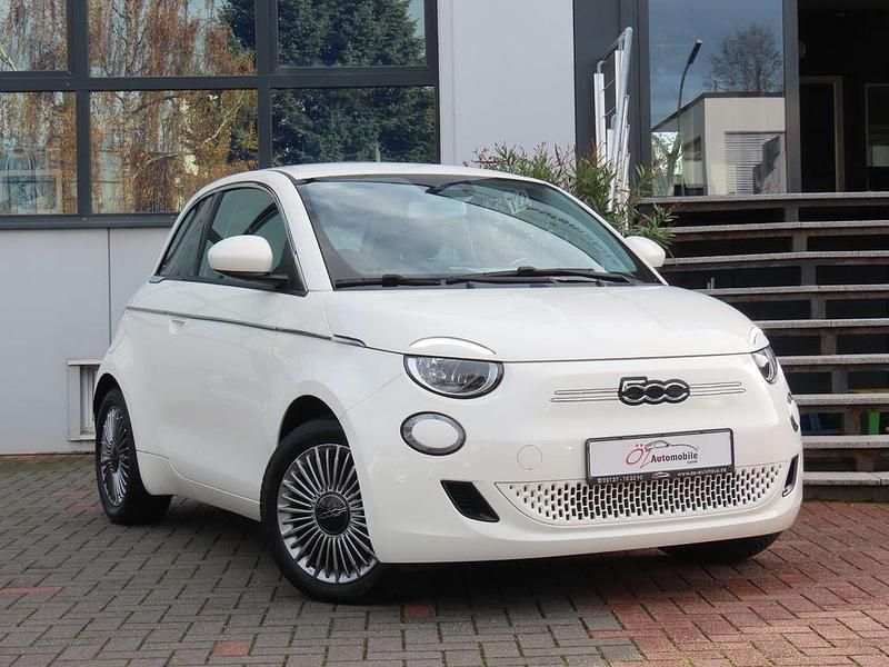 Weiß Gebraucht 2023 Fiat 500e Kleinwagen | 17.900 € (Superpreis) - Bild 1/4