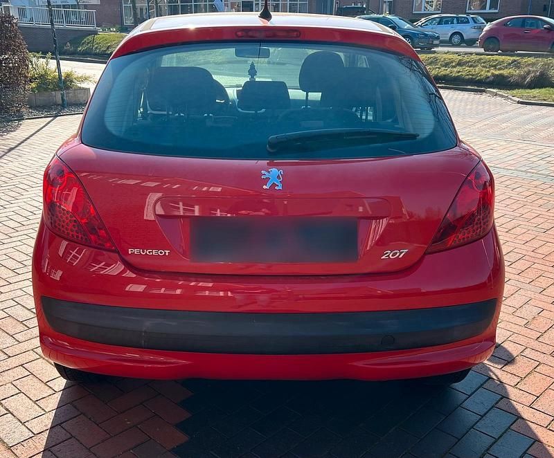 Gebraucht Peugeot 207 73 PS (53 kW) 2009 Rot Kleinwagen