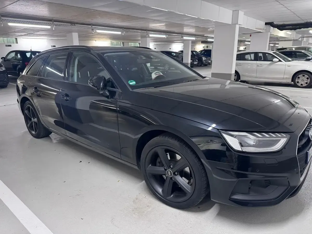 Gebraucht Audi A4 Business 163 PS (119 kW) 2022 Schwarz Kombi