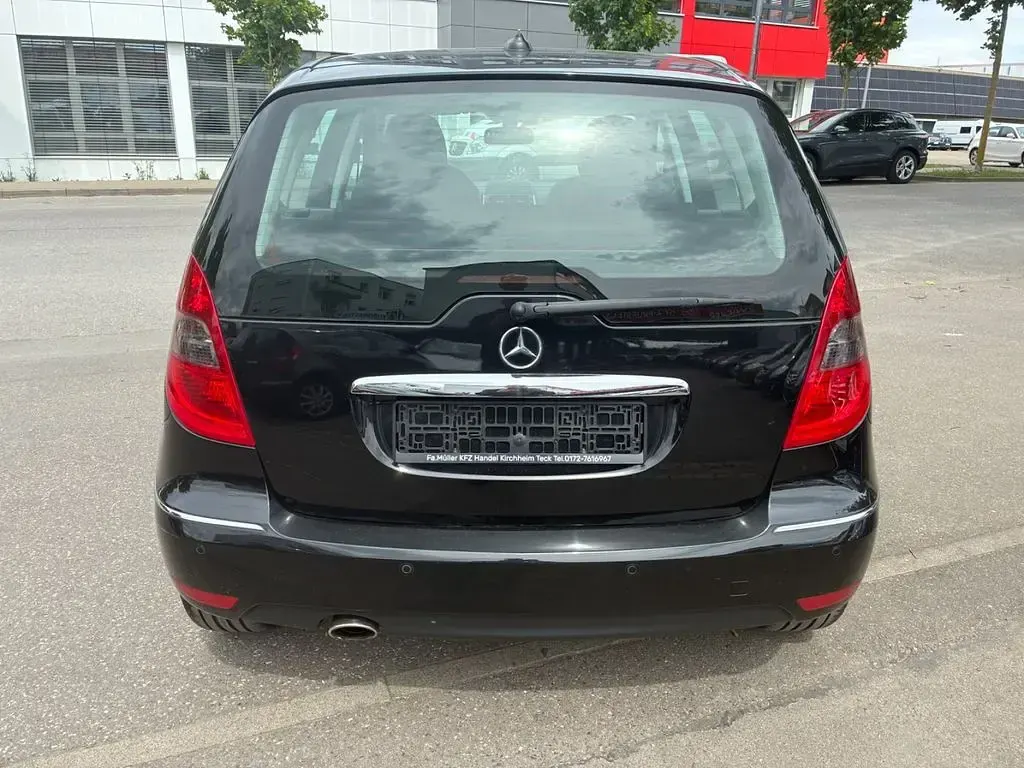 Gebraucht Mercedes A160 Avantgarde 95 PS (69 kW) 2010 Schwarz Limousine