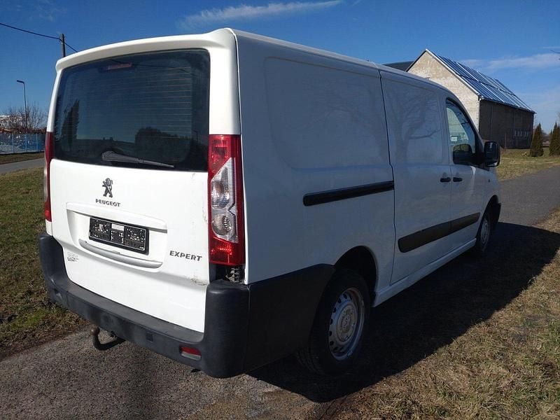 Gebraucht Peugeot Expert Avantage 128 PS (94 kW) 2015 Weiß Van