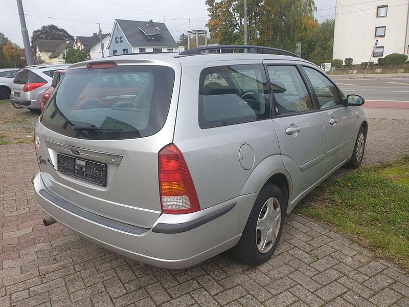 Gebraucht Ford Focus Ghia 116 PS (85 kW) 2004 Silber Kombi