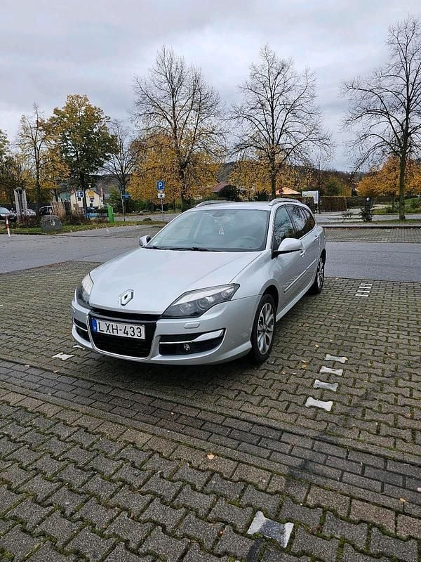 Silber Gebraucht 2011 Renault Laguna III Kombi | 5.000 € - Bild 1/4