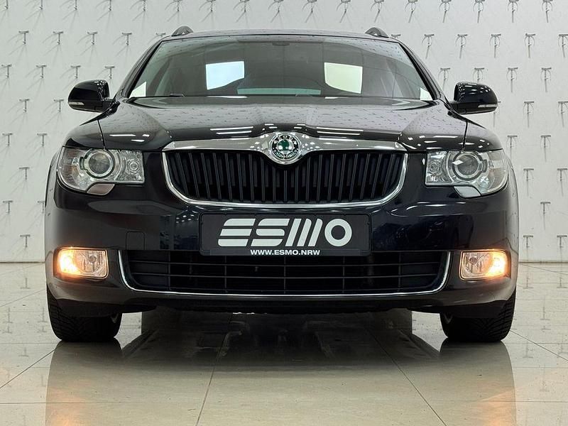Gebraucht Skoda Superb Exclusive 140 PS (102 kW) 2013 Schwarz Kombi