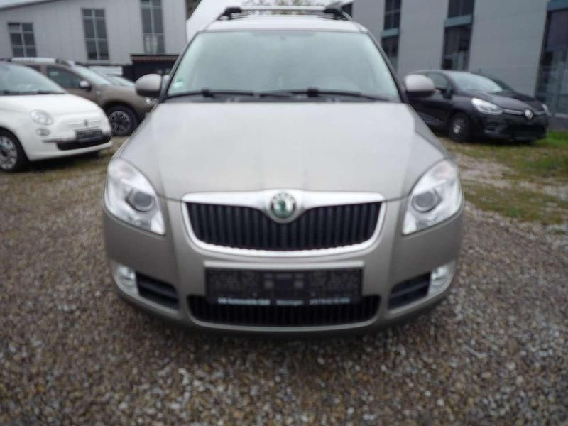 Beige Gebraucht 2009 Skoda Roomster Comfort Van / Kleinbus | 4.999 € (Etwas zu teuer) - Bild 1/4