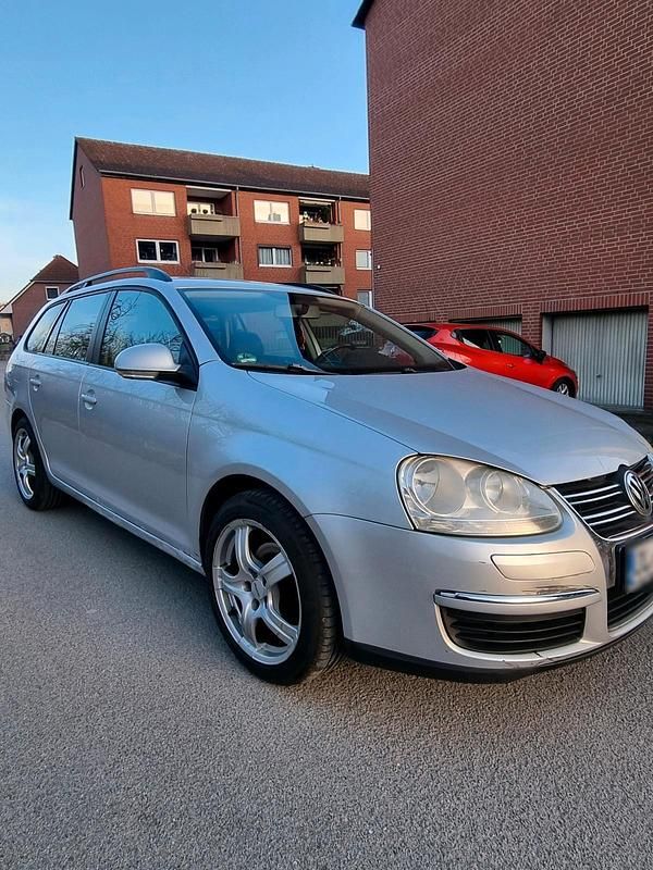Gebraucht VW Golf V 105 PS (77 kW) 2009 Silber Kombi