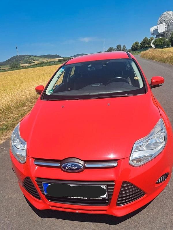 Usata Ford Focus 101 CV (74 kW) 2014 Rosso Station wagon