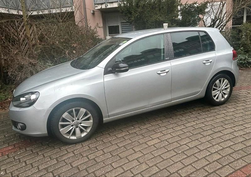 Gebraucht VW Golf VI 105 PS (77 kW) 2011 Silber Kleinwagen
