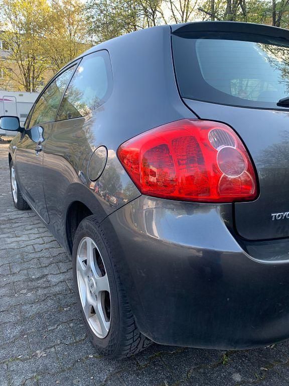 Gebraucht Toyota Auris 97 PS (71 kW) 2007 Grau Kleinwagen