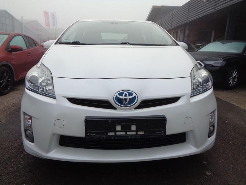 Gebraucht Toyota Prius Life 99 PS (72 kW) 2010 Weiß Kleinwagen