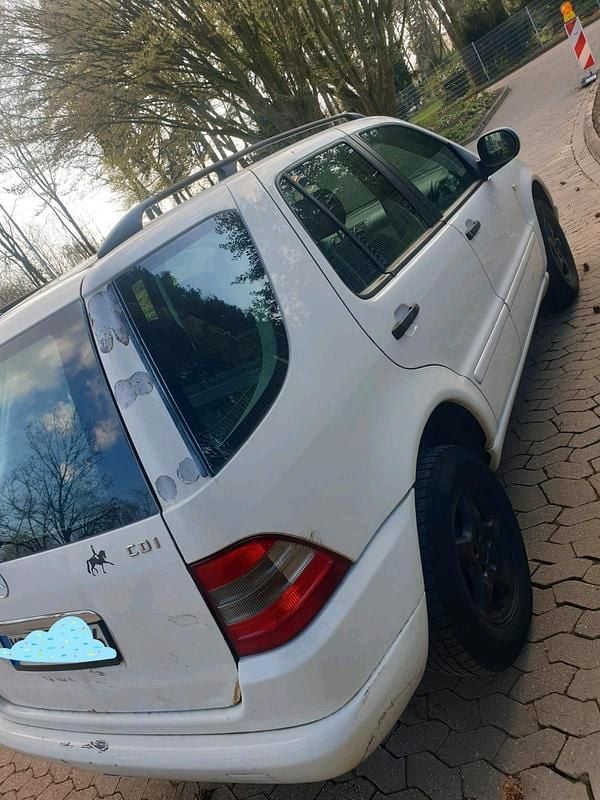 Second-hand Mercedes ML320 2000 Alb SUV