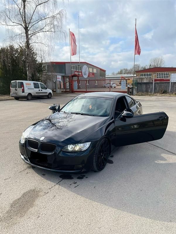 Gebraucht BMW 320 170 PS (125 kW) 2008 Schwarz Coupé