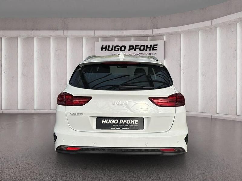Gebraucht Kia Ceed Vision 120 PS (88 kW) 2023 Weiß Kleinwagen
