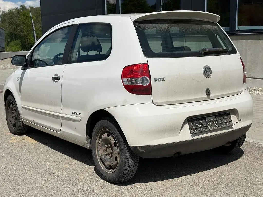 Gebraucht VW Fox Style 60 PS (44 kW) 2011 Weiß Kleinwagen