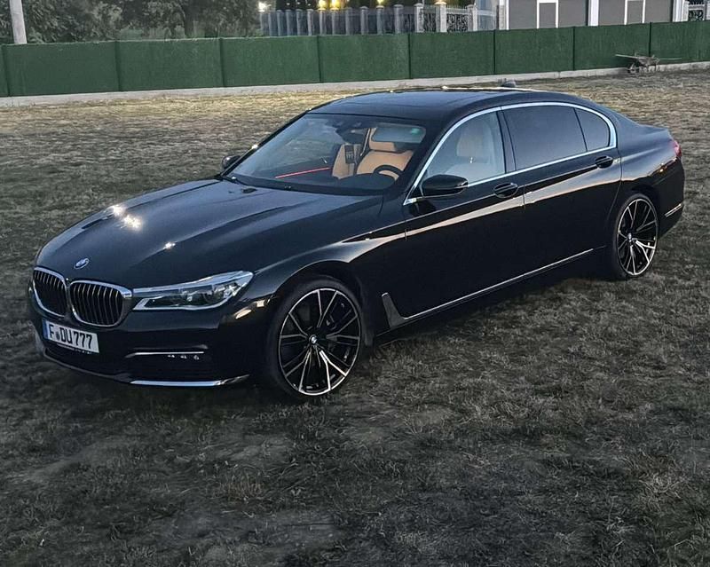 Schwarz Gebraucht 2017 BMW 730L Performance Limousine | 39.950 € (Fairer Preis) - Bild 1/4