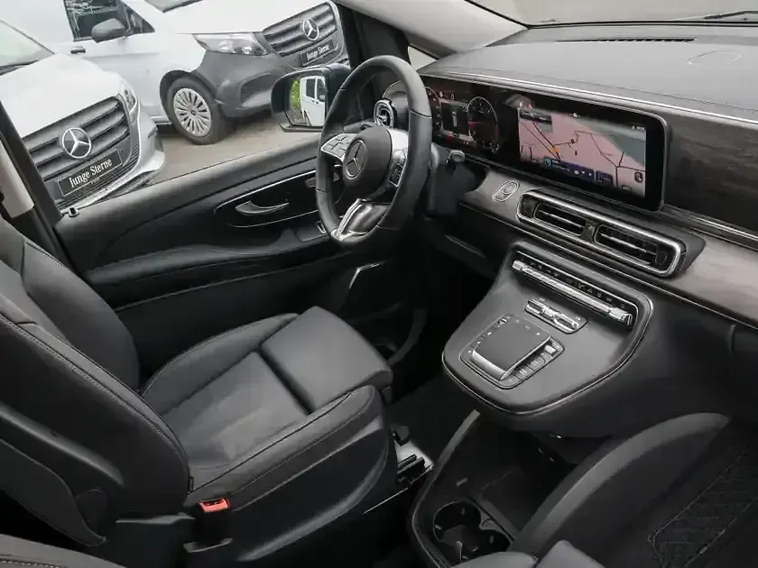Gebraucht Mercedes V250 Avantgarde 190 PS (139 kW) 2025 Sodalithblau met. Van / Kleinbus