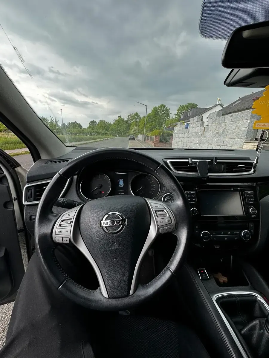 Gebraucht Nissan Qashqai 163 PS (119 kW) 2017 Weiß SUV
