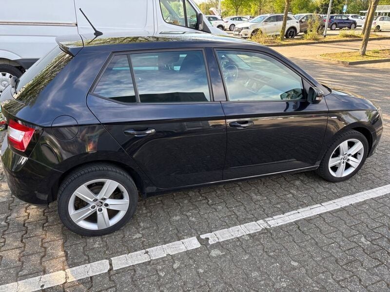 Gebraucht Skoda Fabia Drive 60 PS (44 kW) 2017 Schwarz Kleinwagen