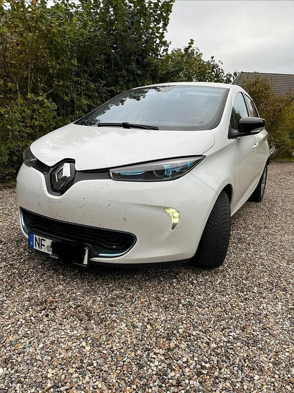 Weiß Gebraucht 2014 Renault Zoe Kleinwagen | 4.500 € (Fairer Preis) - Bild 1/4