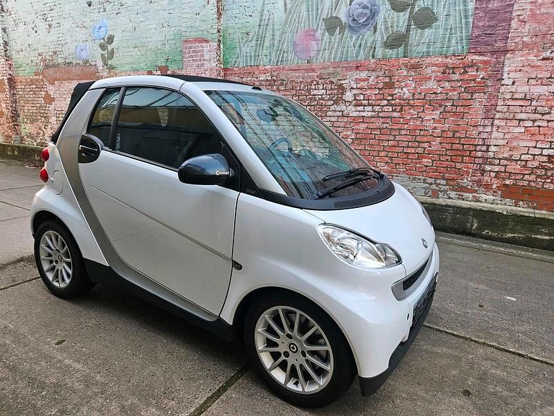 Weiß Gebraucht 2010 Smart ForTwo Cabrio Cabrio | 4.950 € (Fairer Preis) - Bild 1/4