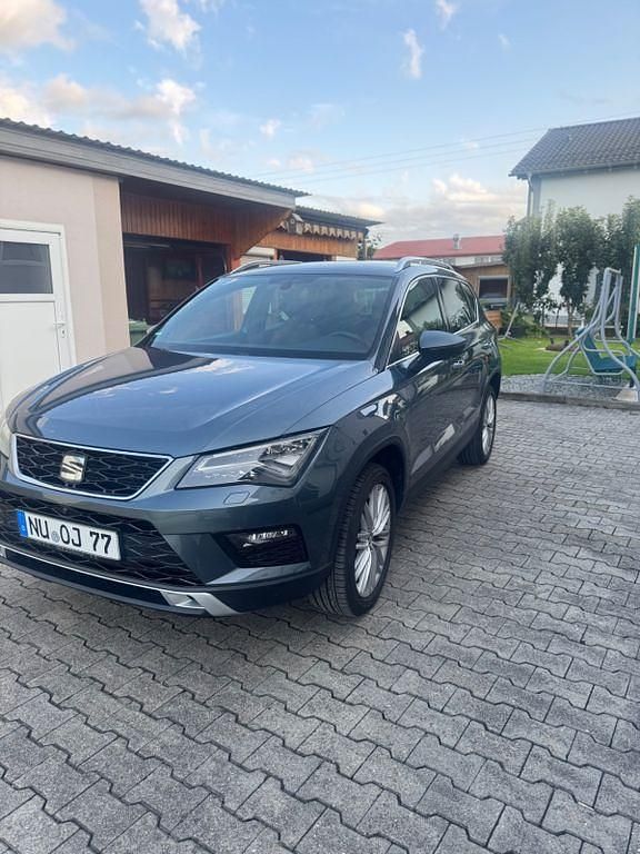 Grau Gebraucht 2018 Seat Ateca XCELLENCE SUV | 18.900 € (Guter Preis) - Bild 1/4