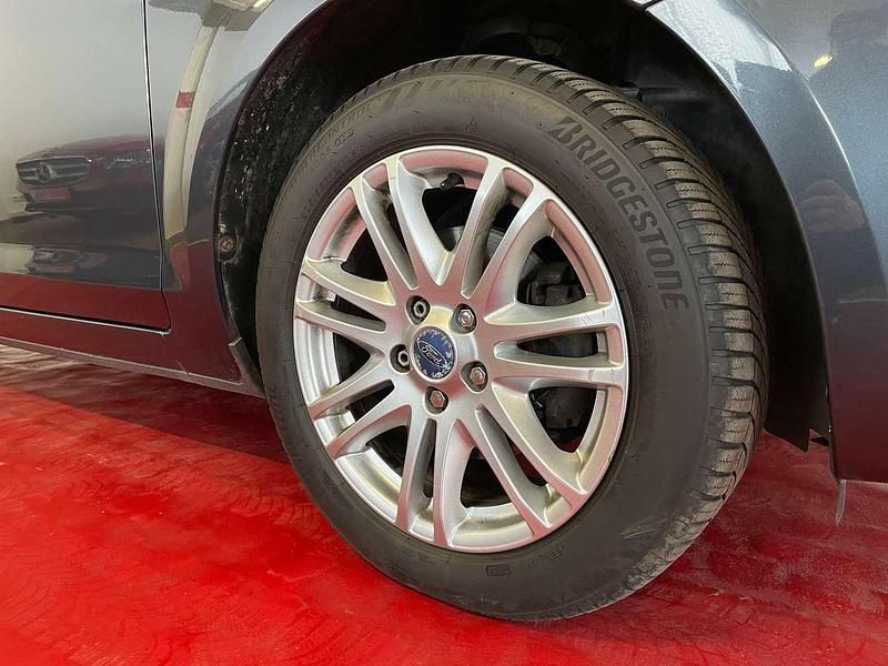 Gebraucht Ford Focus Ghia 101 PS (74 kW) 2009 Grau Kombi