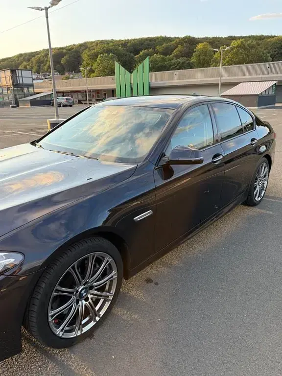 Gebraucht BMW 530 M Sport 258 PS (189 kW) 2014 Schwarz Limousine