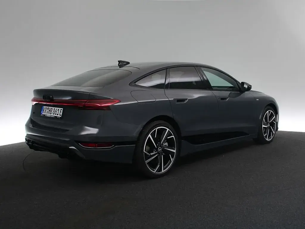 Używany Audi e-tron Performance 269 kW (367 KM) 2025 Szary SUV