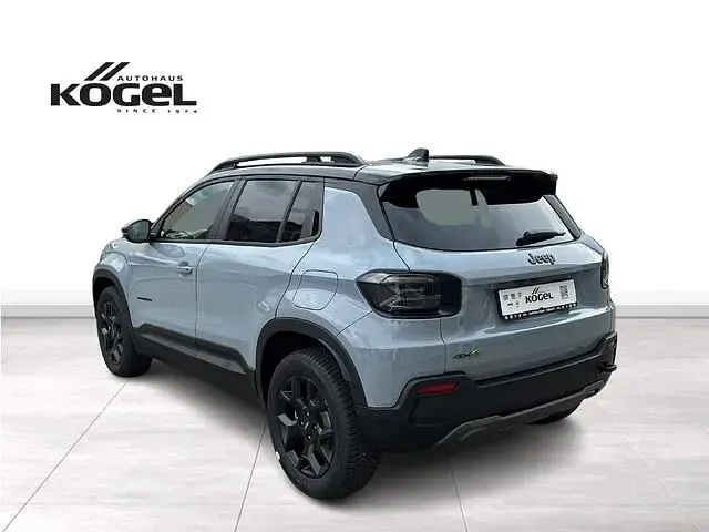Gebraucht Jeep Avenger Overland 145 PS (106 kW) 2024 Grau (storm grey mit dach in volcano black) SUV