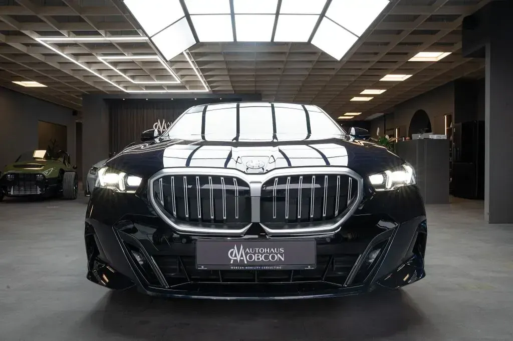 Gebraucht BMW 520 M Sport 197 PS (144 kW) 2024 Schwarz Limousine