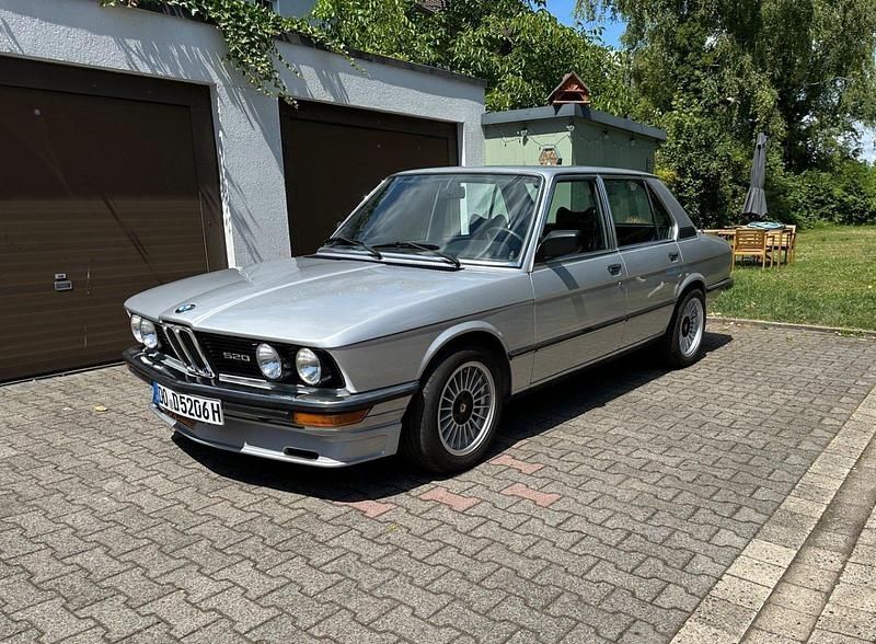 Silber Gebraucht 1981 BMW 520 Limousine | 18.500 € - Bild 1/1