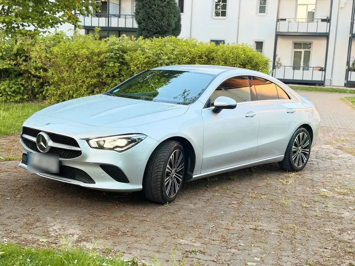 Gebraucht Mercedes CLA180 136 PS (100 kW) 2023 Silber Limousine