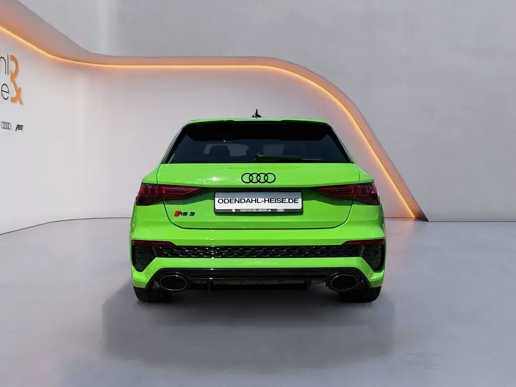 Gebraucht Audi RS3 Sport 400 PS (294 kW) 2023 Grün Limousine