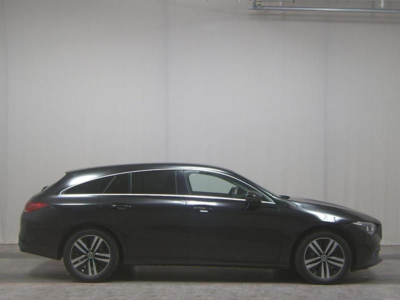 Schwarz Gebraucht 2021 Mercedes CLA220 Shooting Brake Progressive Kombi | 24.480 € (Guter Preis) - Bild 1/4