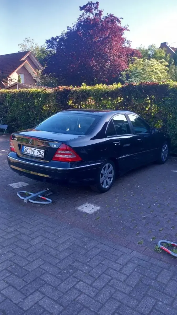 Second-hand Mercedes C220 AMG 150 CP (110 kW) 2007 Albastru Berlinǎ
