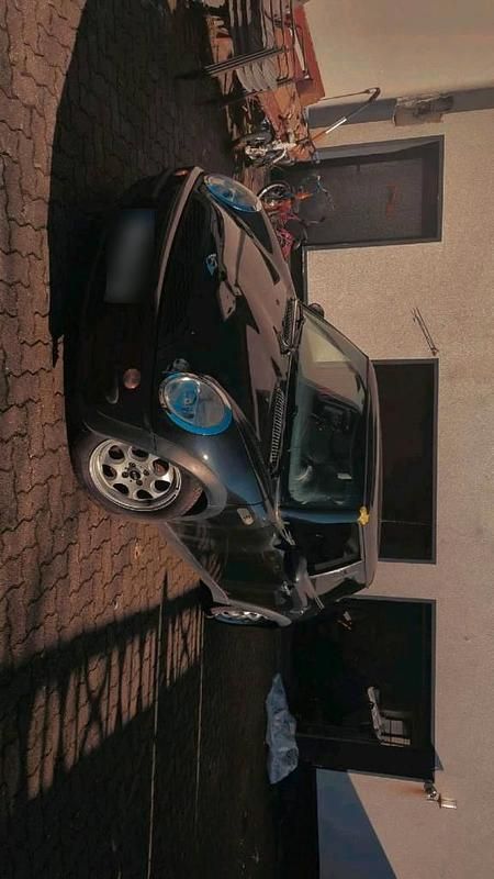 Gebraucht Mini ONE 115 PS (84 kW) 2002 Schwarz Kleinwagen