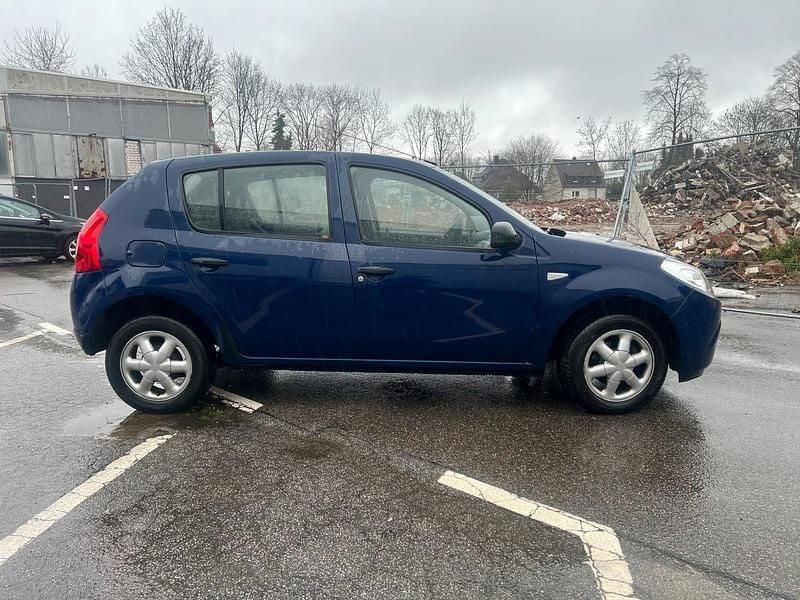 Gebraucht Dacia Sandero 75 PS (55 kW) 2009 Blau Kleinwagen