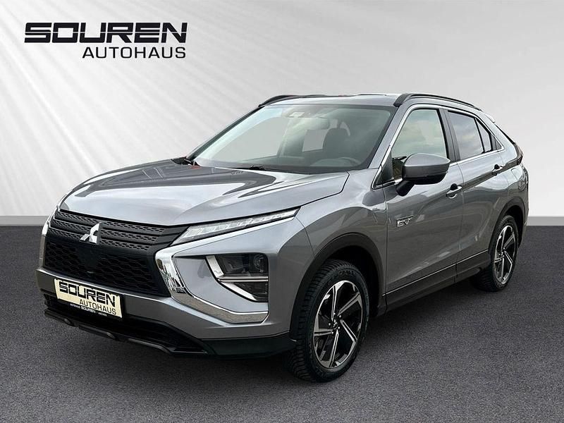 Platinumgrau (m) Gebraucht 2022 Mitsubishi Eclipse Cross Basis SUV | 21.990 € (Guter Preis) - Bild 1/4